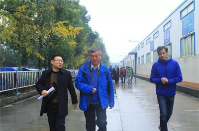 中国建筑卫生陶瓷协会领导莅临峨眉山金陶瓷业指导工作